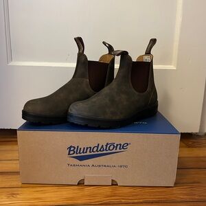 Women’s Blundstone #585 Chelsea Boots